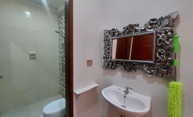 SANGAT MURAH Dijual Rumah Modern 2 Lantai One Gate System di Taman Giri, Nusa Dua