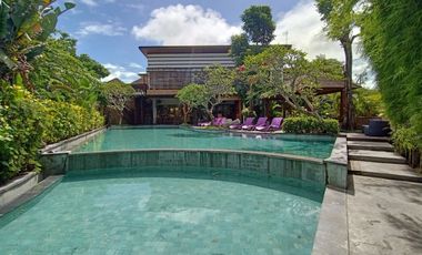 SANGAT MURAH Dijual Rumah Modern 2 Lantai One Gate System di Taman Giri, Nusa Dua