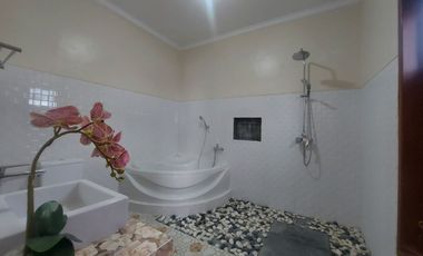 SANGAT MURAH Dijual Rumah Modern 2 Lantai One Gate System di Taman Giri, Nusa Dua