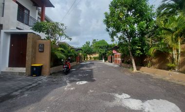 SANGAT MURAH Dijual Rumah Modern 2 Lantai One Gate System di Taman Giri, Nusa Dua