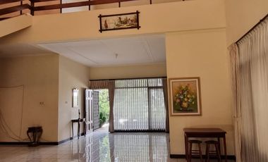 Rumah Villa Jl. Setiabudi Bandung bisa untuk disewakan