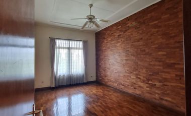 Rumah Villa Jl. Setiabudi Bandung bisa untuk disewakan