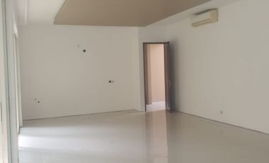 RUMAH MEWAH GRAHA NATURA DISEWAKAN SANGAT BAGUS DAN TERAWAT