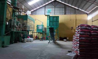 RUMAH USAHA DAN RUKO DIJUAL SEPAKET LOKASI STRATEGIS UNTUK USAHA DI DEMAK