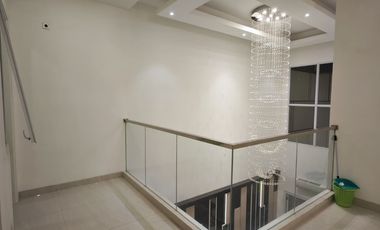 Rumah baru cantik di elysium 2 lantai dekat Pantai losari Metro Tanjung Bunga