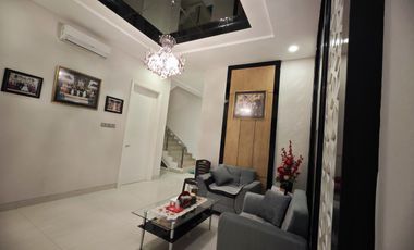 Rumah baru cantik di elysium 2 lantai dekat Pantai losari Metro Tanjung Bunga