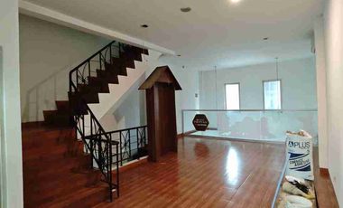 DIJUAL RUKO HADAP BARAT  DI BOULEVARD HIJAU, HARAPAN INDAH