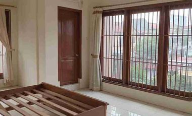 Disewakan Rumah 3 Lt ada Mini Pool di dekat MKG Kelapa Gading Jakarta Utara