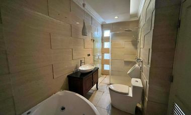 Rumah Idaman Luas dan Nyaman di Taman Laguna Cibubur