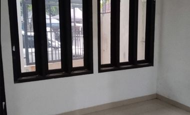 Rumah Strategis 2 Lantai — Turangga Salendro, Buah Batu Bandung