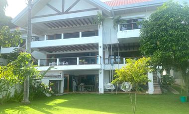 Resale Overlooking Five Bedrooms House with Pool Viewing Ocean and Cebu City