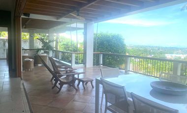 Resale Overlooking Five Bedrooms House with Pool Viewing Ocean and Cebu City