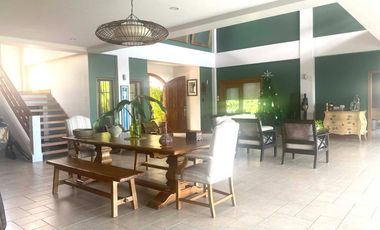 Resale Overlooking Five Bedrooms House with Pool Viewing Ocean and Cebu City