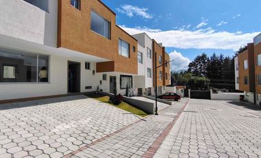 Casa por estrenar conjunto  Valle de los chillos puente 2