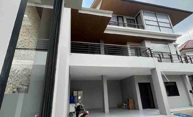 rumah Lux baru setiabudi Bandung