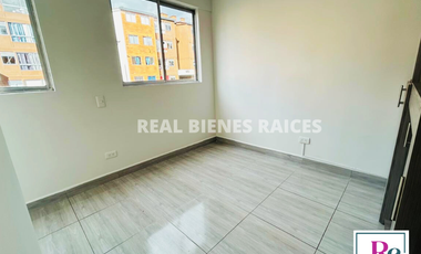 ¡Encantador apartamento en segundo piso, ideal para vivir con comodidad!