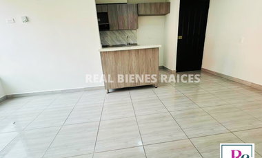 ¡Encantador apartamento en segundo piso, ideal para vivir con comodidad!