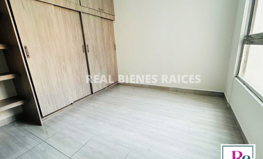 ¡Encantador apartamento en segundo piso, ideal para vivir con comodidad!