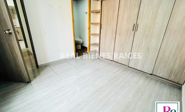 ¡Encantador apartamento en segundo piso, ideal para vivir con comodidad!