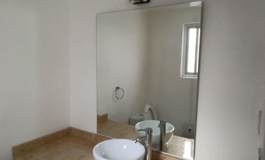 Renta casa en Fraccionamiento frente al Colegio Argos