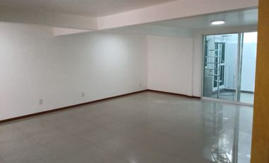 Renta casa en Fraccionamiento frente al Colegio Argos