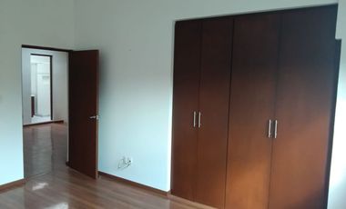 Renta casa en Fraccionamiento frente al Colegio Argos