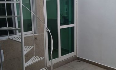 Renta casa en Fraccionamiento frente al Colegio Argos