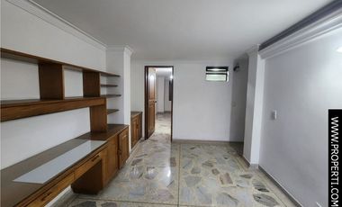Apartamento en Arriendo Sector Conquistadores - Laureles