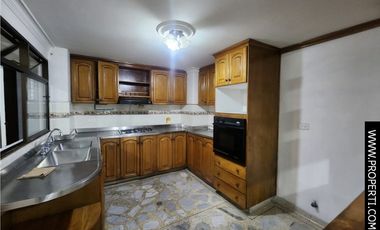 Apartamento en Arriendo Sector Conquistadores - Laureles