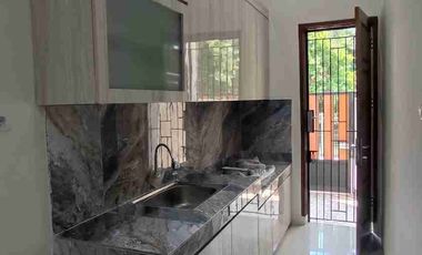 Rumah 1 pantai (brand new) Simprug di Poris, cluster depan.