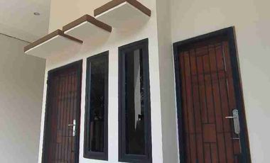 Rumah 1 pantai (brand new) Simprug di Poris, cluster depan.