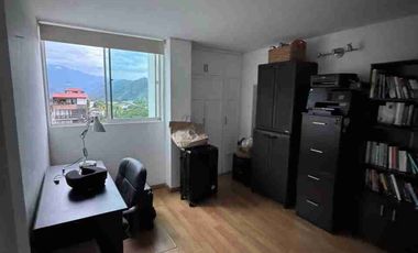 VENDO APARTAMENTO UBICADO EN UN CUARTO PISO EN EL BARRIO EL TRIUNFO.