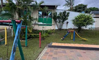 VENDO APARTAMENTO UBICADO EN UN CUARTO PISO EN EL BARRIO EL TRIUNFO.