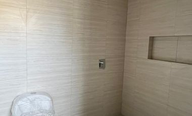 Casa de alquiler de estreno en Urbanización Riona, Samborondón