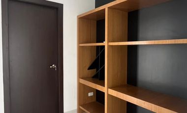 Casa de alquiler de estreno en Urbanización Riona, Samborondón