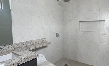 Casa de alquiler de estreno en Urbanización Riona, Samborondón