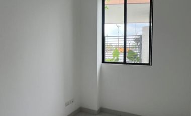 Casa de alquiler de estreno en Urbanización Riona, Samborondón