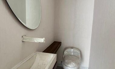 Casa de alquiler de estreno en Urbanización Riona, Samborondón