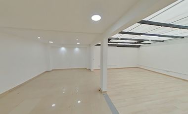 Casa uso comercial en venta, San Rafael Colina Campestre – Bogotá
