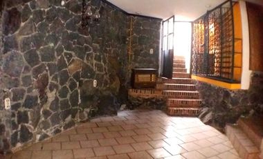 Jardines en la Montaña residencia estilo mexicano