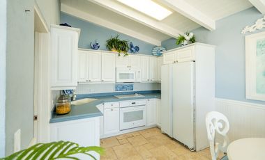 Casa Frente al Mar en Ensenada con Acceso Privado a la Playa, Totalmente Amueblada