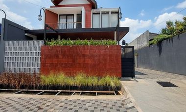 Rumah Mewah dan 3 Villa Siap Sewa — Solusi Hunian + Passive Income di Palagan