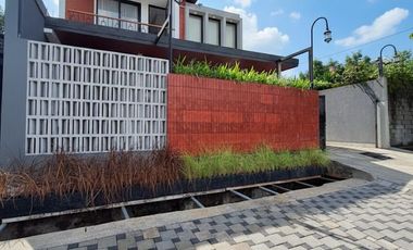 Rumah Mewah dan 3 Villa Siap Sewa — Solusi Hunian + Passive Income di Palagan