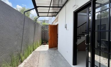 Rumah Mewah dan 3 Villa Siap Sewa — Solusi Hunian + Passive Income di Palagan