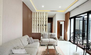 Rumah Mewah dan 3 Villa Siap Sewa — Solusi Hunian + Passive Income di Palagan