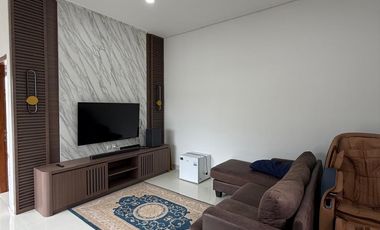 Rumah Mewah dan 3 Villa Siap Sewa — Solusi Hunian + Passive Income di Palagan