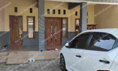 RUMAH MEGAH HALAMAN LUAS CANGGU MOJOKERTO