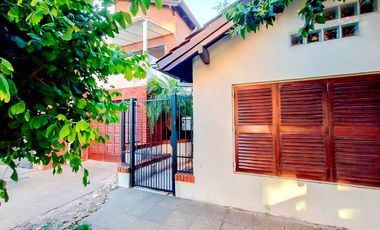 Castelar Norte - Venta - Casa 6 Ambientes, impecable, con ofinica completa