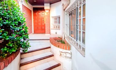 Castelar Norte - Venta - Casa 6 Ambientes, impecable, con ofinica completa