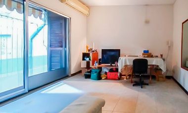 Castelar Norte - Venta - Casa 6 Ambientes, impecable, con ofinica completa